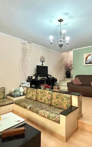 Casa à venda com 157m², 3 quartos e 3 vagas Casa à venda com 157m², 3 quartos e 3 vagasSala