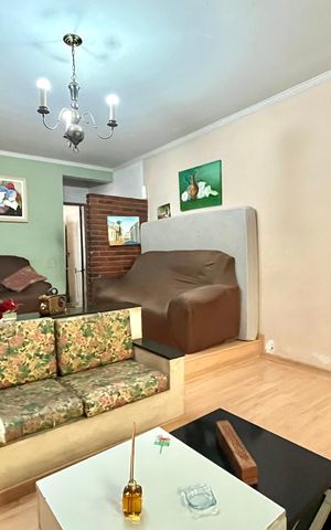 Casa à venda com 157m², 3 quartos e 3 vagas Casa à venda com 157m², 3 quartos e 3 vagasSala