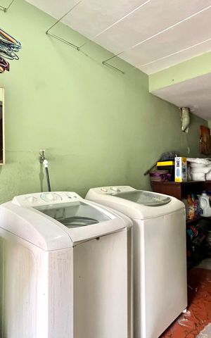 Casa à venda com 157m², 3 quartos e 3 vagas Casa à venda com 157m², 3 quartos e 3 vagasÁrea de Serviço