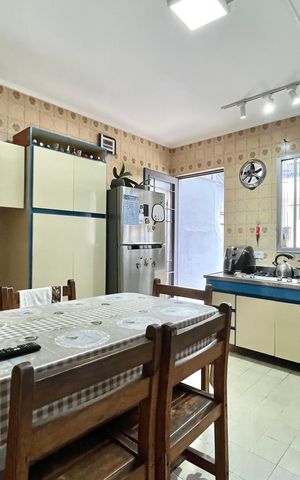 Casa à venda com 157m², 3 quartos e 3 vagas Casa à venda com 157m², 3 quartos e 3 vagasCozinha