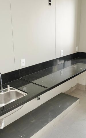 Apartamento à venda com 148m², 2 quartos e 2 vagasCozinha e Área de Serviço