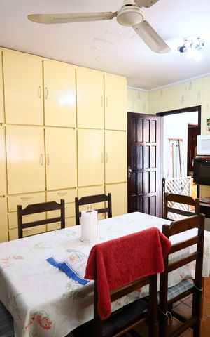 Casa à venda com 250m², 4 quartos e 4 vagasCozinha