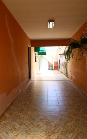 Casa à venda com 250m², 4 quartos e 4 vagasGaragem