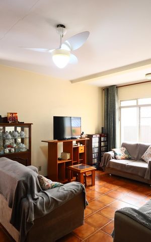 Casa à venda com 250m², 4 quartos e 4 vagasSala
