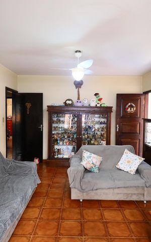 Casa à venda com 250m², 4 quartos e 4 vagasSala