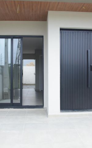 Casa à venda com 117m², 3 quartos e 2 vagasÁrea externa