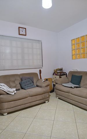 Casa à venda com 160m², 3 quartos e 2 vagasSala