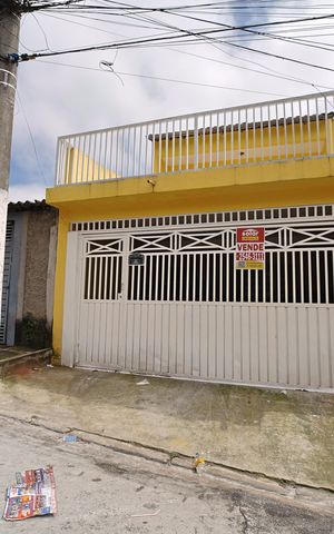 Casa à venda com 160m², 3 quartos e 2 vagasFachada
