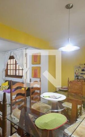 Casa para alugar com 125m², 3 quartos e 2 vagasSala