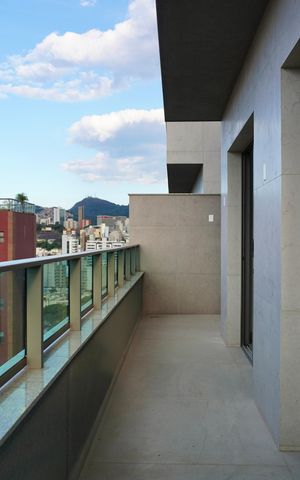 Apartamento à venda com 203m², 3 quartos e 3 vagasVaranda Primeiro Andar 