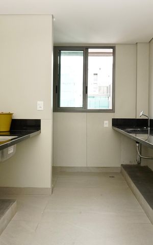 Apartamento à venda com 203m², 3 quartos e 3 vagasCozinha e Área de Serviço