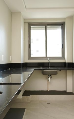 Apartamento à venda com 80m², 2 quartos e 2 vagas Apartamento à venda com 80m², 2 quartos e 2 vagasCozinha e Área de Serviço