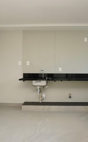 Apartamento à venda com 80m², 2 quartos e 2 vagas Apartamento à venda com 80m², 2 quartos e 2 vagasCozinha e Área de Serviço