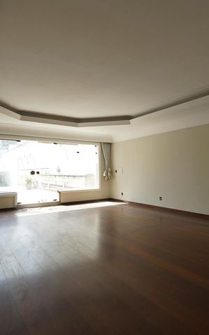 Casa para alugar com 800m², 6 quartos e 2 vagasSala
