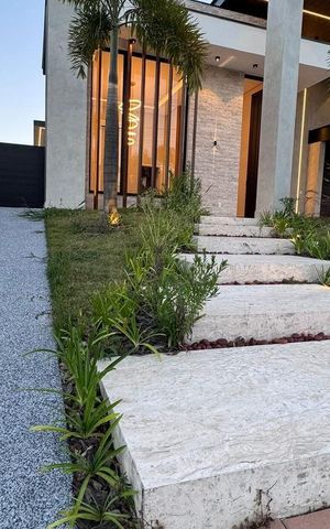Casa de condomínio à venda com 500m², 3 quartos e 8 vagas Casa de condomínio à venda com 500m², 3 quartos e 8 vagasÁrea externa