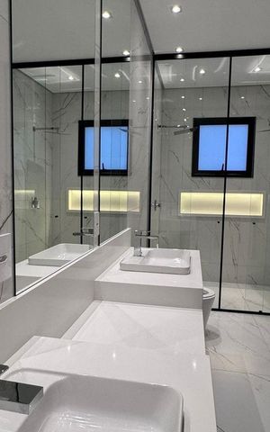 Casa de condomínio à venda com 500m², 3 quartos e 8 vagas Casa de condomínio à venda com 500m², 3 quartos e 8 vagasBanheiro da suíte 2
