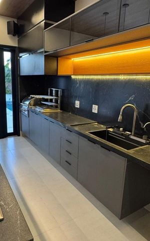 Casa de condomínio à venda com 500m², 3 quartos e 8 vagas Casa de condomínio à venda com 500m², 3 quartos e 8 vagasÁrea gourmet