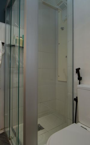 Apartamento à venda com 183m², 3 quartos e 2 vagas Apartamento à venda com 183m², 3 quartos e 2 vagasBANHEIRO1