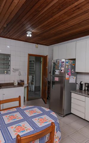 Casa para alugar com 300m², 3 quartos e 5 vagas Casa para alugar com 300m², 3 quartos e 5 vagasCozinha