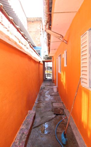 Casa para alugar com 70m², 1 quarto e 1 vagaCorredor lateral