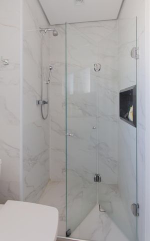 Apartamento à venda com 85m², 3 quartos e 2 vagas Apartamento à venda com 85m², 3 quartos e 2 vagasBanheiro da Suíte