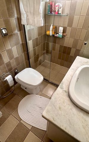 Apartamento à venda com 160m², 4 quartos e 1 vaga Apartamento à venda com 160m², 4 quartos e 1 vagaBanheiro Suíte