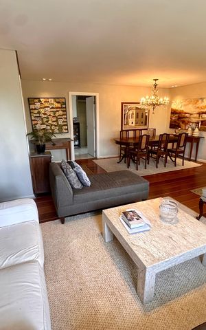 Apartamento à venda com 160m², 4 quartos e 1 vaga Apartamento à venda com 160m², 4 quartos e 1 vagaSala
