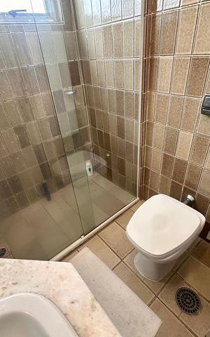 Apartamento à venda com 160m², 4 quartos e 1 vaga Apartamento à venda com 160m², 4 quartos e 1 vagaBanheiro Social