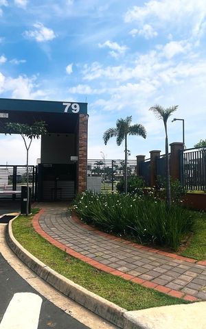 Casa de condomínio à venda com 220m², 3 quartos e 2 vagas