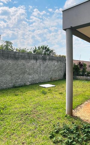 Casa de condomínio à venda com 220m², 3 quartos e 2 vagas