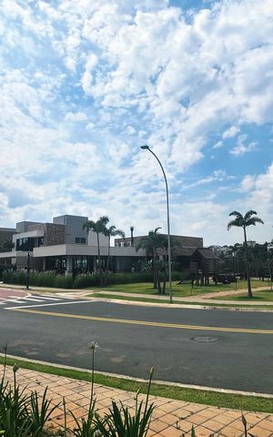 Casa de condomínio à venda com 220m², 3 quartos e 2 vagas