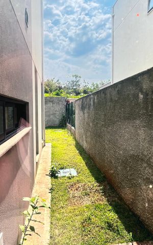 Casa de condomínio à venda com 220m², 3 quartos e 2 vagas