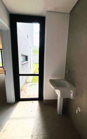 Casa de condomínio à venda com 220m², 3 quartos e 2 vagas