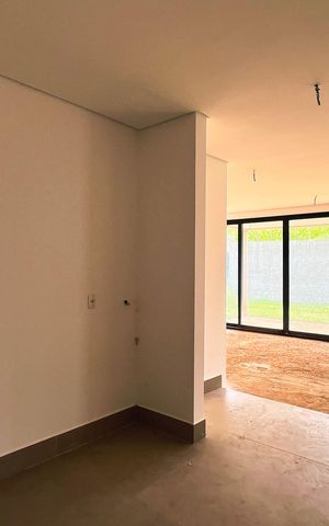 Casa de condomínio à venda com 220m², 3 quartos e 2 vagas