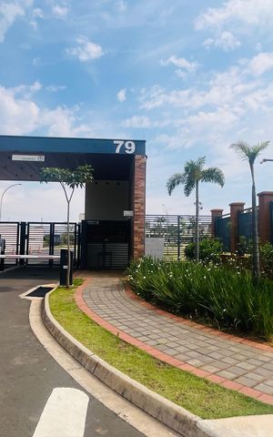 Casa de condomínio à venda com 220m², 3 quartos e 2 vagas