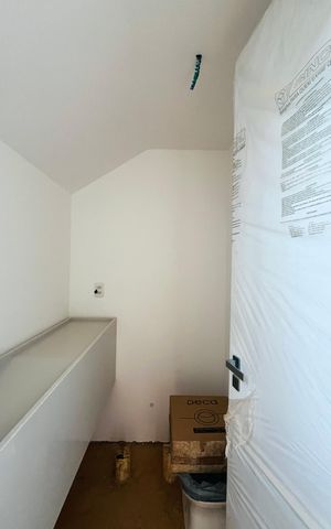 Casa de condomínio à venda com 220m², 3 quartos e 2 vagas