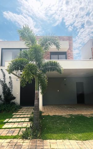 Casa de condomínio à venda com 220m², 3 quartos e 2 vagas