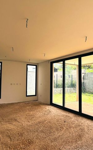 Casa de condomínio à venda com 220m², 3 quartos e 2 vagas