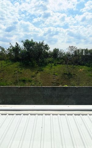 Casa de condomínio à venda com 220m², 3 quartos e 2 vagas