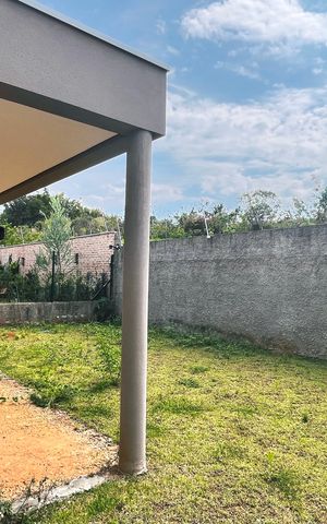 Casa de condomínio à venda com 220m², 3 quartos e 2 vagas