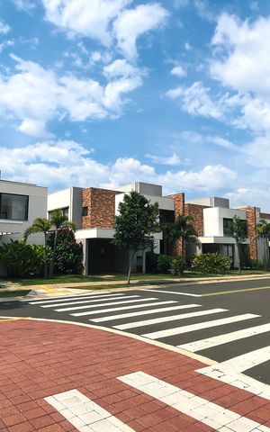 Casa de condomínio à venda com 220m², 3 quartos e 2 vagas