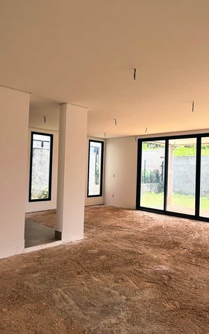 Casa de condomínio à venda com 220m², 3 quartos e 2 vagas