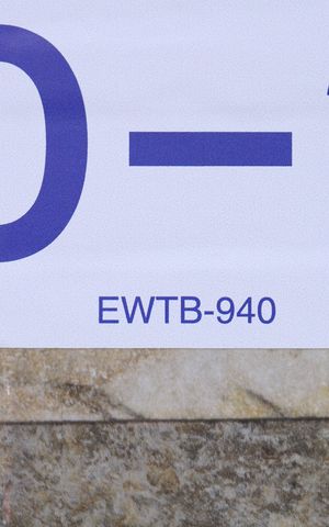 Apartamento para alugar com 42m², 2 quartos e 1 vagaPlaca GRANDE instalada na fachada do condomínio, dia 25.09.2026 - Código da placa: EWTB-940