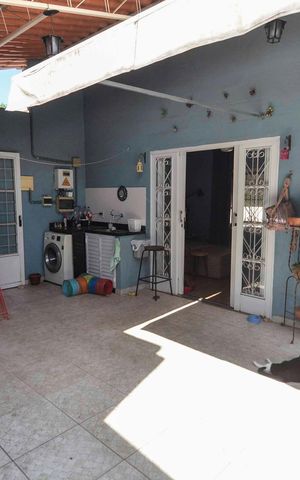 Casa à venda com 180m², 3 quartos e 1 vagaÁrea de Serviço