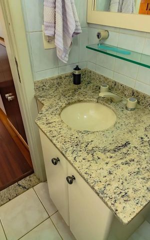 Apartamento à venda com 120m², 4 quartos e 2 vagas Apartamento à venda com 120m², 4 quartos e 2 vagasBanheiro 2