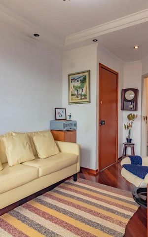Apartamento à venda com 120m², 4 quartos e 2 vagas Apartamento à venda com 120m², 4 quartos e 2 vagasSala