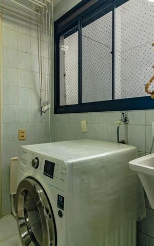 Apartamento à venda com 120m², 4 quartos e 2 vagas Apartamento à venda com 120m², 4 quartos e 2 vagasÁrea de serviço
