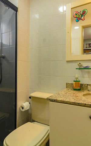 Apartamento à venda com 120m², 4 quartos e 2 vagas Apartamento à venda com 120m², 4 quartos e 2 vagasBanheiro 1