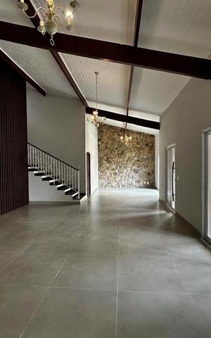Casa para alugar com 389m², 5 quartos e 4 vagas Casa para alugar com 389m², 5 quartos e 4 vagasÁrea externa