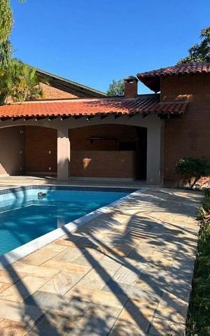 Casa para alugar com 389m², 5 quartos e 4 vagas Casa para alugar com 389m², 5 quartos e 4 vagasÁrea externa